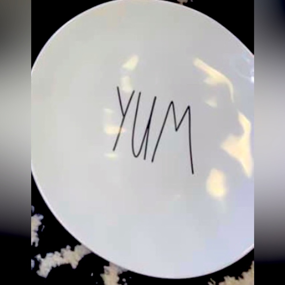 Rae Dunn Yum plate